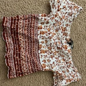 Derek heart sz M red and white crop shirt